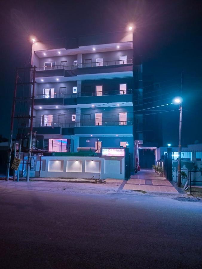 缤旅快捷诺伊达酒店 外观 照片