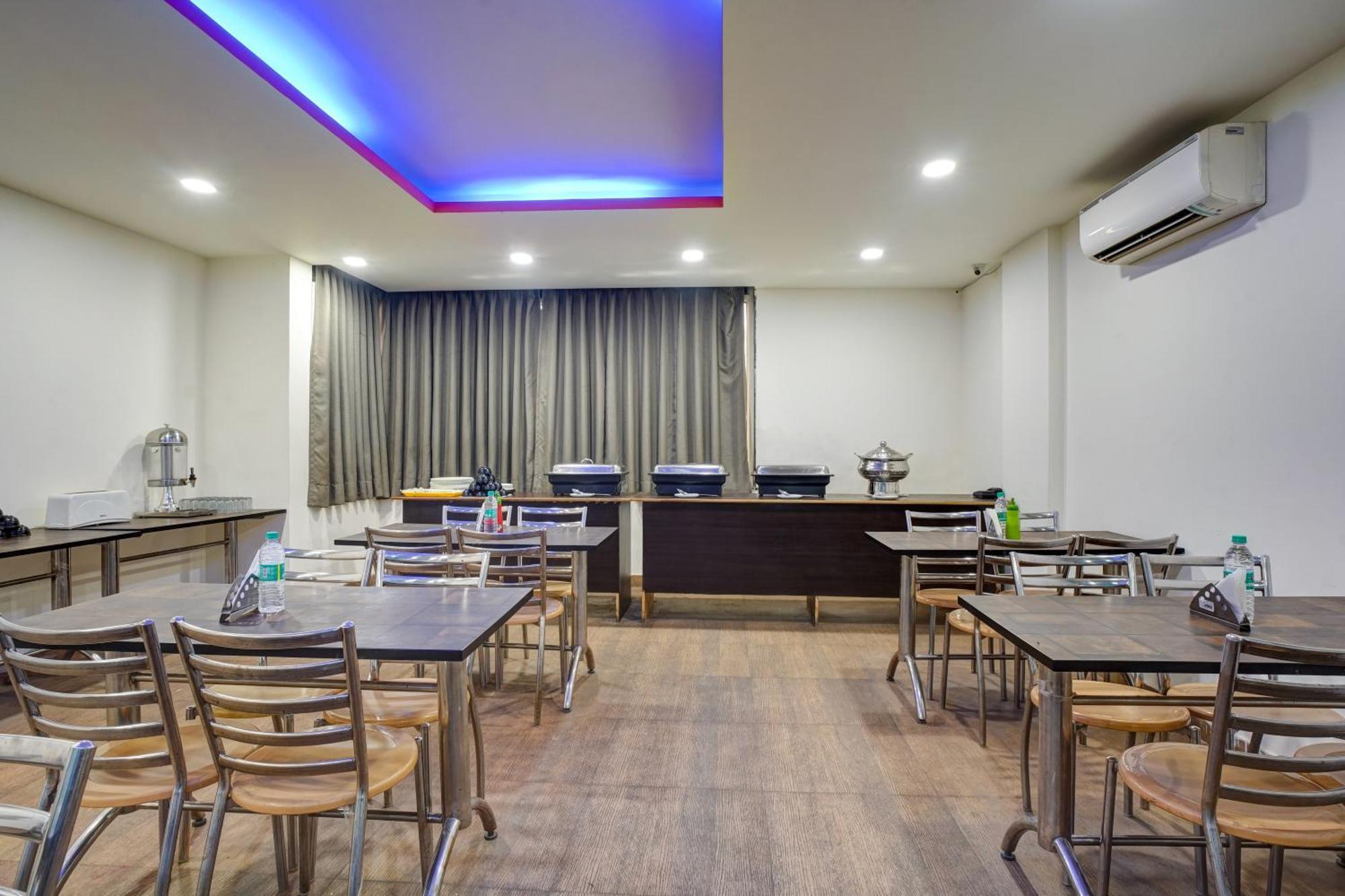缤旅快捷诺伊达酒店 外观 照片